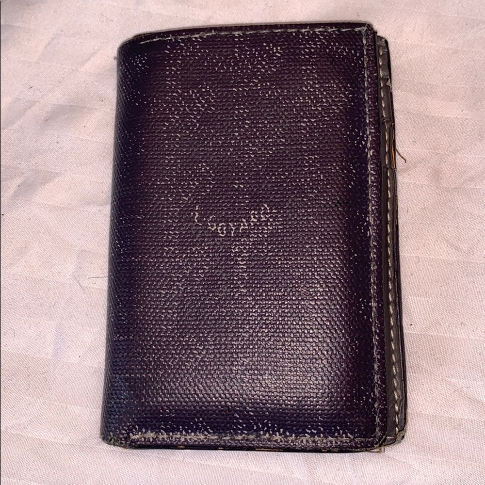 Used authentic grey goyard bi-fold wallet